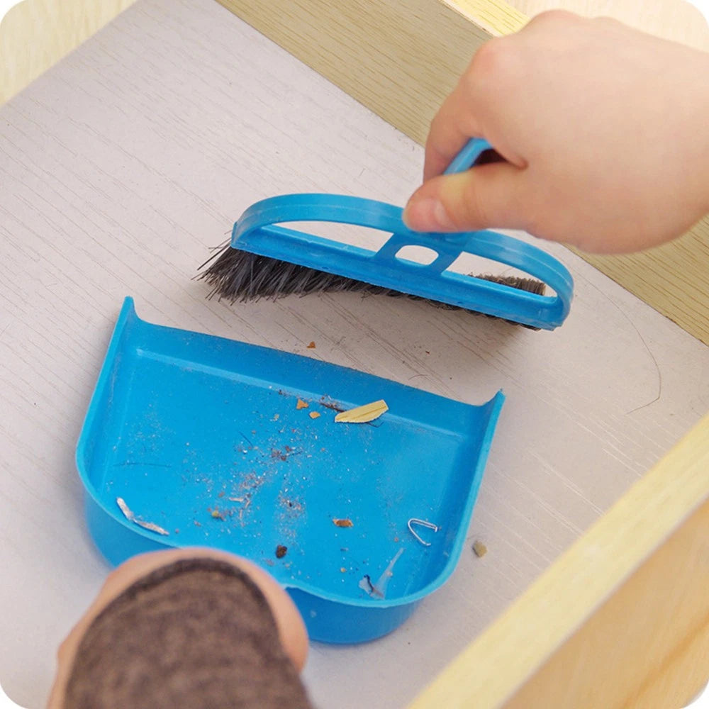 18 Sets Mini Broom and Dustpan Dust Remover Plastic Miniature Keyboard Sweeping