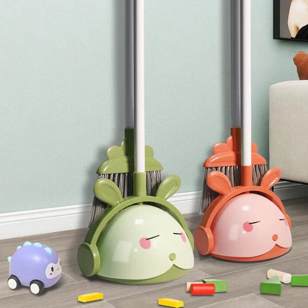 1 Set of Cartoon Housekeeping Tools Mini Broom And Dustpan Portable Kid