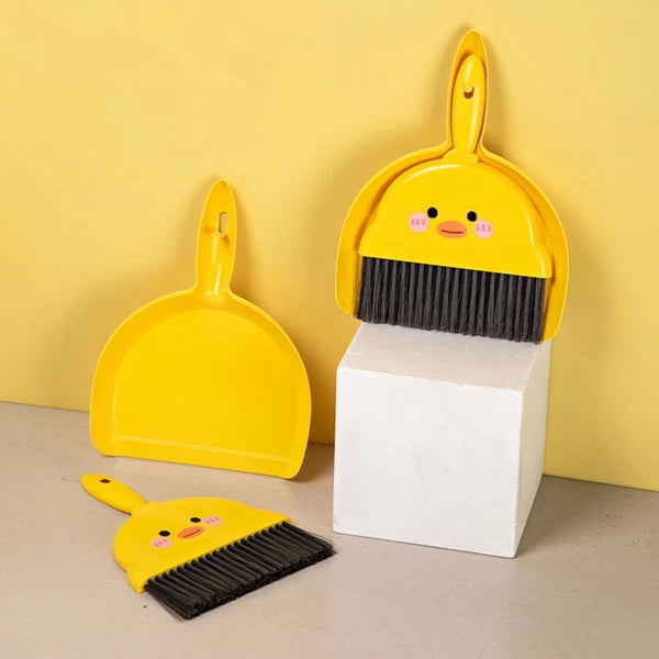 2 Sets Mini Broom Desktop Kids Sweeping Brush Toy Child Pupils Cleaning