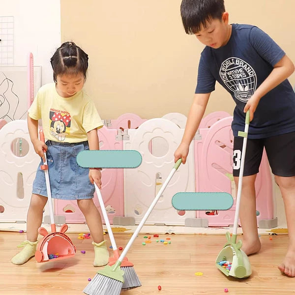 1 Set of Cartoon Housekeeping Tools Mini Broom And Dustpan Portable Kid