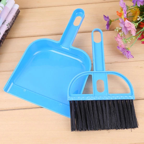 18 Sets Mini Broom and Dustpan Dust Remover Plastic Miniature Keyboard Sweeping