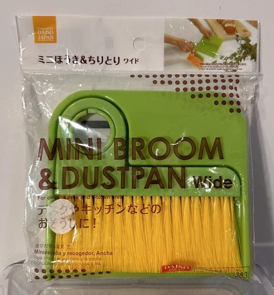 Daiso Desk Broom Set with Dustpan Mini Japan Import IT-17-12
